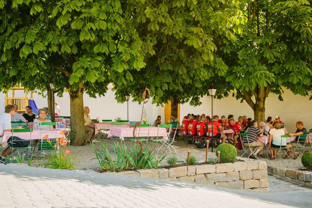 Hotel Sixt Rohr in Niederbayern Экстерьер фото