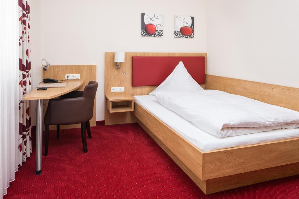 Hotel Sixt Rohr in Niederbayern Экстерьер фото